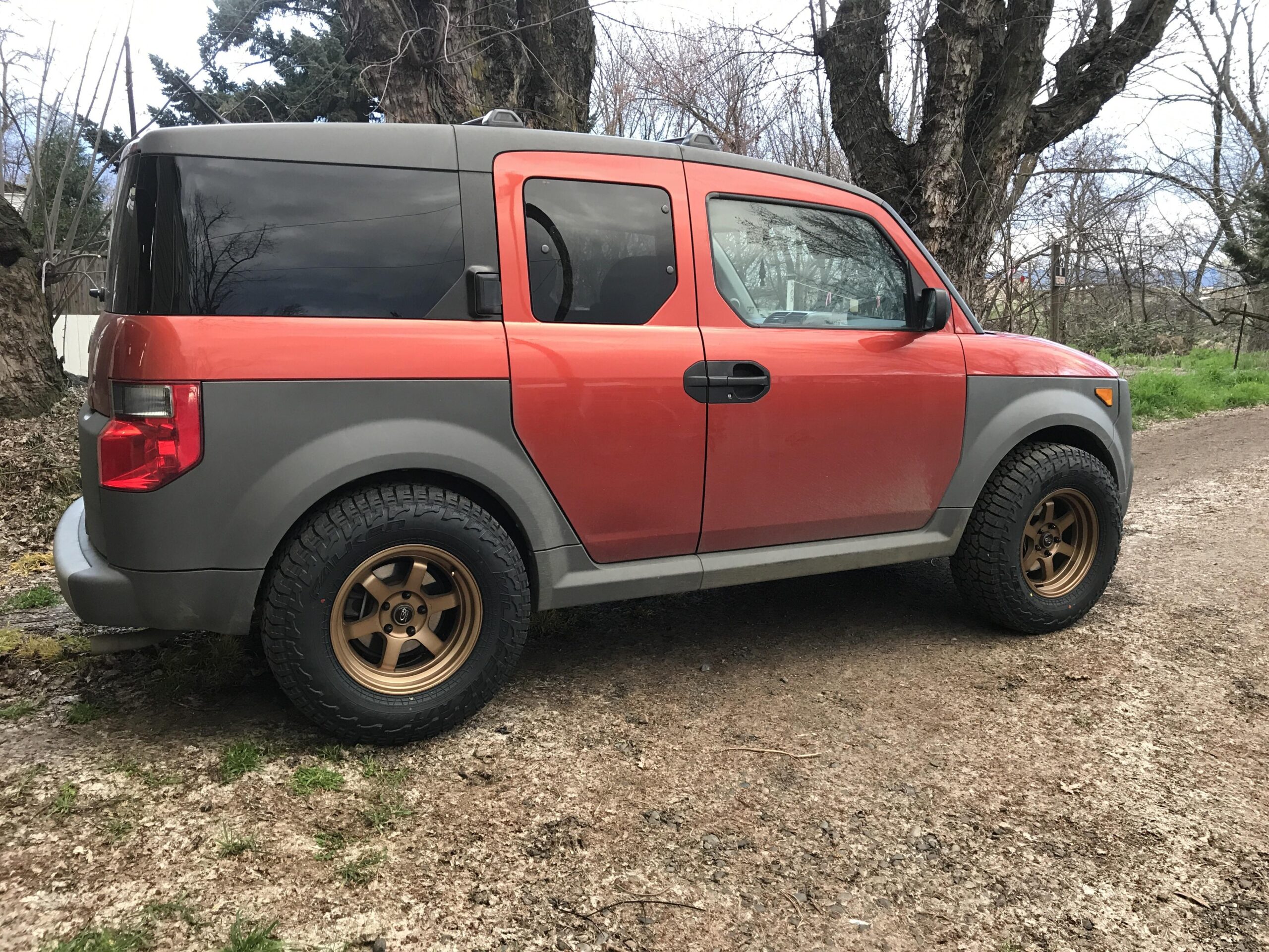 What Tires Go on a Honda Element?