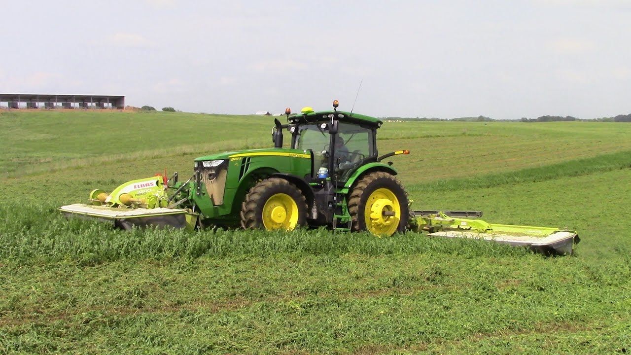 How to Cut Hay With a Tractor