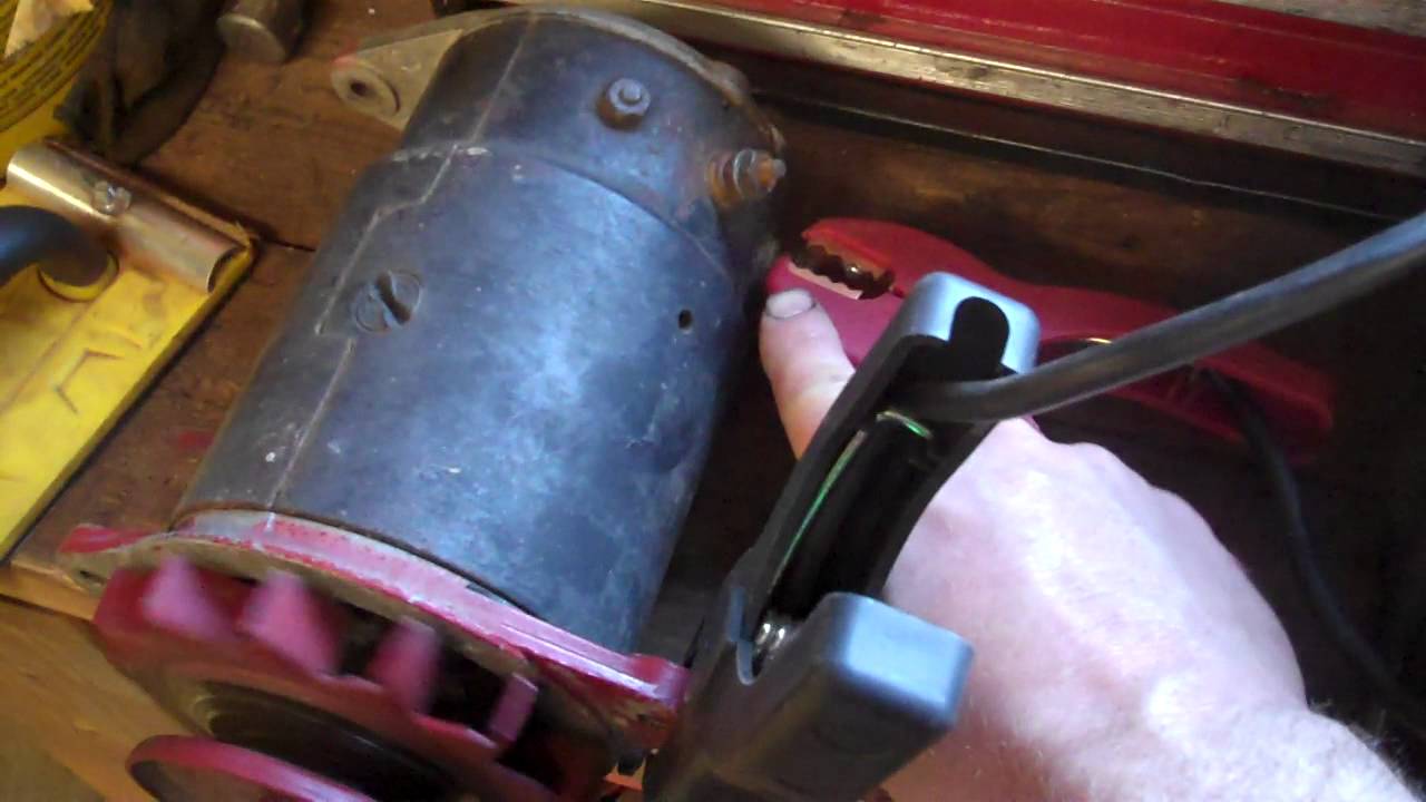 How to Test a Generator on a Tractor