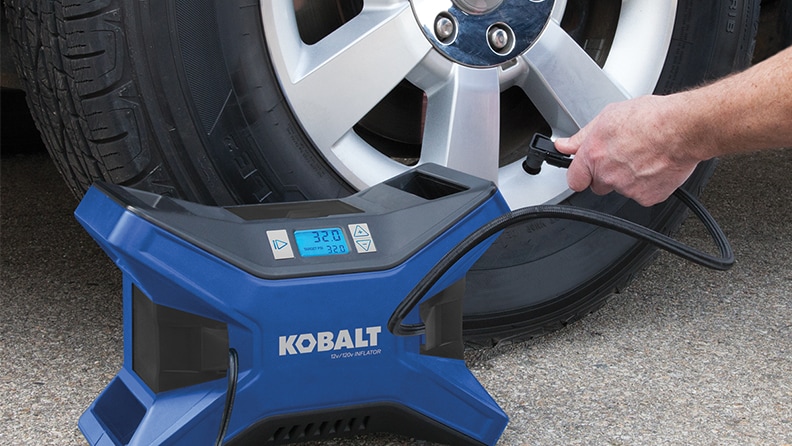 How to Fill Up a Tire With an Air Compressor